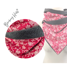 Lade das Bild in den Galerie-Viewer, Winterloop Fleece RANKEN Rot – warmer Fleeceloop Rot Grau mit Blumenranken
