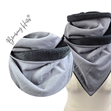 Lade das Bild in den Galerie-Viewer, Winterloop Fleece FEINCORD Grau – warmer Fleeceloop mit schwarzem Fleece