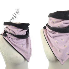 Lade das Bild in den Galerie-Viewer, Winterloop Fleece BLÜMCHEN altrosa – warmer Fleeceloop mit kleinen Blumen