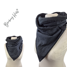 Lade das Bild in den Galerie-Viewer, Winterloop Fleece TUSENFRYD schwarz – warmer Fleeceloop mit feinem Muster