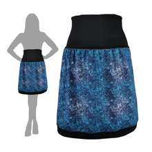 Lade das Bild in den Galerie-Viewer, Rock "Skye" Jersey knielang blau dunkel Naturmotiv Farbverlauf