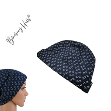 Lade das Bild in den Galerie-Viewer, Beanie "Skagen" für Damen aus blauem Jersey mit Ankern