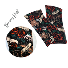 Lade das Bild in den Galerie-Viewer, Armstulpen CHERRY RIOT Schwarz-Rot – Punk Pulswärmer im Tattoo Style