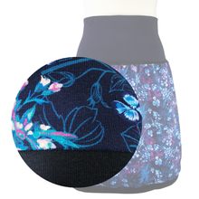 Lade das Bild in den Galerie-Viewer, Rock "Blue Meadow" Jersey knielang blau dunkel Blumen Naturmotiv