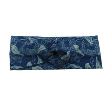 Lade das Bild in den Galerie-Viewer, Haarband mit Knoten Jersey blau Vögel mittelblau elastisch breit Muster