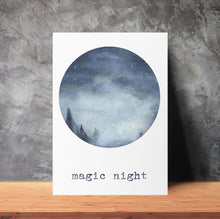 Lade das Bild in den Galerie-Viewer, Bild Sofort Download Wasserfarben Sterne png jpg Aquarell Schrift Nachthimmel magic night Nachtschwärmer Poster selber ausdrucken dunkel
