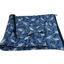 Lade das Bild in den Galerie-Viewer, Zipfelloop mit Knopf Jersey Vögel Muster Natur Blumen blau Wickelschal Tuch mit Dreieck