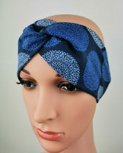 Lade das Bild in den Galerie-Viewer, Haarband mit Knoten Mandala blau