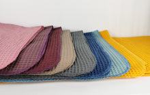 Lade das Bild in den Galerie-Viewer, Sommerdecke XXL Waffelpique 150x200 Tagesdecke Sofadecke 8 Farben