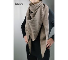 Lade das Bild in den Galerie-Viewer, Dreieckstuch XXL verschiedene Farben Waffelpique