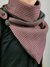 Lade das Bild in den Galerie-Viewer, Loop mit Knopf Waffelpique mauve grau