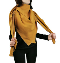 Lade das Bild in den Galerie-Viewer, Tuch XXL ocker Waffeljersey Dreieckstuch Mehrzwecktuch