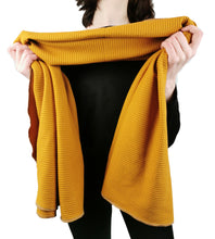 Lade das Bild in den Galerie-Viewer, Tuch XXL ocker Waffeljersey Dreieckstuch Mehrzwecktuch