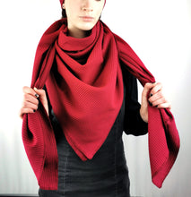 Lade das Bild in den Galerie-Viewer, Tuch XXL bordeaux Waffeljersey Dreieckstuch Mehrzwecktuch