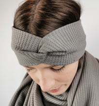 Lade das Bild in den Galerie-Viewer, Haarband mit Knoten Waffeljersey grau