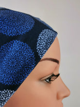 Lade das Bild in den Galerie-Viewer, Beanie Damen blau Jersey Mandala