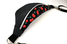 Lade das Bild in den Galerie-Viewer, Cross bag Kirschen Bauchtasche Hip bag
