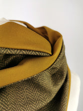 Lade das Bild in den Galerie-Viewer, Loop mit Knopf bronze Fischgrat edel