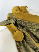 Lade das Bild in den Galerie-Viewer, Loop mit Knopf bronze Fischgrat edel