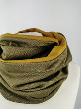 Lade das Bild in den Galerie-Viewer, Loop rund Jersey bronze Fischgrat edel