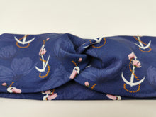Lade das Bild in den Galerie-Viewer, Haarband mit Knoten Anker Rosen Jersey lila