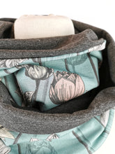 Lade das Bild in den Galerie-Viewer, Loop rund Jersey Bambus mintgrün Blumen leichter Loop für Damen