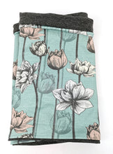 Lade das Bild in den Galerie-Viewer, Loop rund Jersey Bambus mintgrün Blumen leichter Loop für Damen