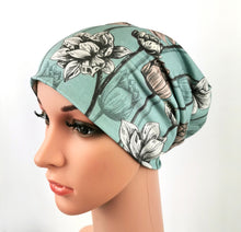 Lade das Bild in den Galerie-Viewer, Beanie Damen Jersey Bambus mintgrün Blumen Pastellfarben