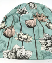 Lade das Bild in den Galerie-Viewer, Beanie Damen Jersey Bambus mintgrün Blumen Pastellfarben