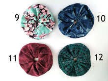 Lade das Bild in den Galerie-Viewer, Scrunchie mit Spiralgummi passend zu Loop usw. verschiedene Muster Jersey Damen Mädchen Zopfgummi Haargummi verschiedene Farben Set