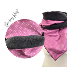 Lade das Bild in den Galerie-Viewer, Winterloop Fleece MINIDOTS altrosa – warmer Fleeceloop mit weißen Punkten

