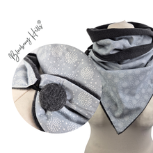 Lade das Bild in den Galerie-Viewer, Winterloop Fleece Kreise Hellgrau – warmer Fleeceloop mit grafischem Muster
