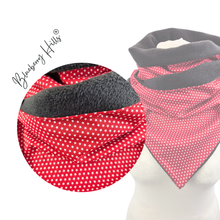 Lade das Bild in den Galerie-Viewer, Winterloop Fleece STERNE Rot – warmer Fleeceloop mit weißen Sternchen
