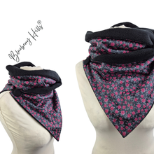 Lade das Bild in den Galerie-Viewer, Winterloop Fleece TRACHTEN Anthrazit Rosa – warmer Fleeceloop mit kleinen Röschen
