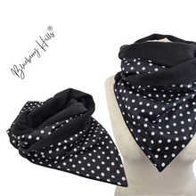 Lade das Bild in den Galerie-Viewer, Winterloop Fleece POLKA DOT Schwarz – warmer Fleeceloop mit weißen Punkten
