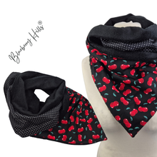 Lade das Bild in den Galerie-Viewer, Winterloop Fleece KIRSCHEN &amp; MINI DOTS – warmer Fleeceloop mit zwei Designs
