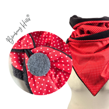 Lade das Bild in den Galerie-Viewer, Winterloop Fleece Rot mit weißen Punkten – warmer Loop mit anthrazitfarbenem Fleece
