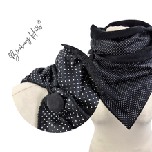 Lade das Bild in den Galerie-Viewer, Winterloop Fleece MINI DOTS Schwarz – warmer Fleeceloop mit weißen Punkten
